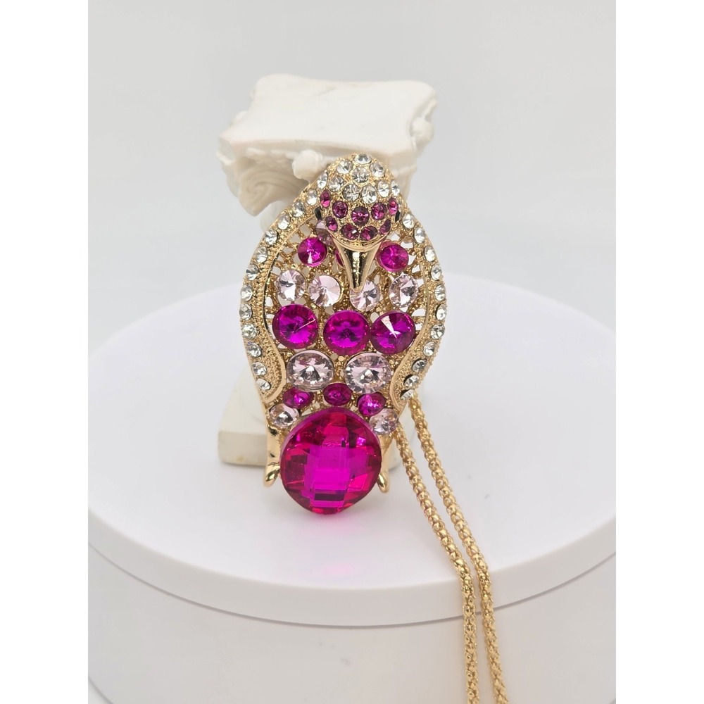 New! BETSEY JOHNSON Necklace Penguin Sparkling‎ Hot Pink Crystals Gold Plate 22"